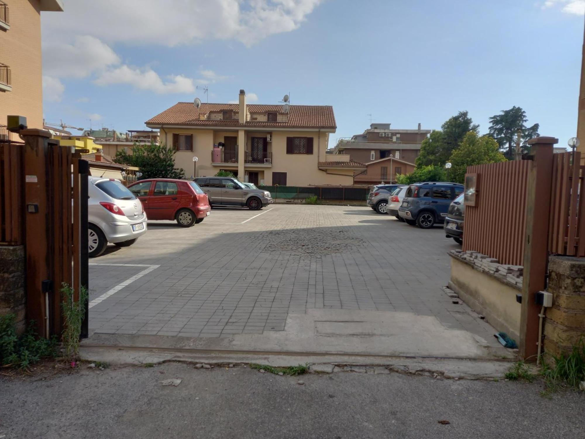 Premium Apartment With Parking Ciampino Exterior photo